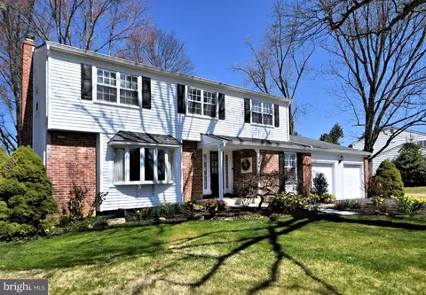 546 Hammond Dr, Yardley, PA 19067