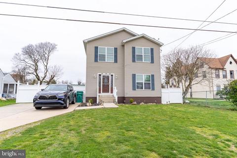 907 Cedar Ave, Croydon, PA 19021