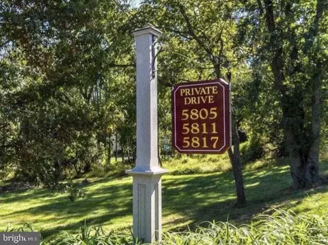 5805 Ridgeview Dr, Doylestown, PA 18902