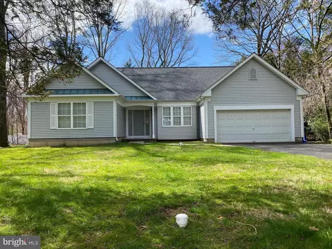 373 Maplewood Ln, Yardley, PA 19067