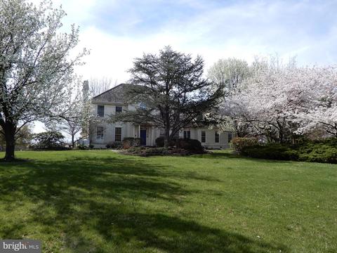 1 Spring Oak Dr, Newtown, PA 18940