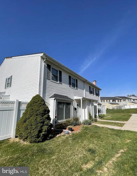 75 Reliance Sq, Telford, PA 18969