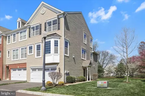 205 Moore Ct, Sellersville, PA 18960