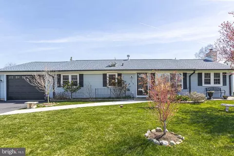 718 Chatham Rd, Fairless Hills, PA 19030