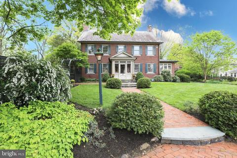 70 S West St, Doylestown, PA 18901