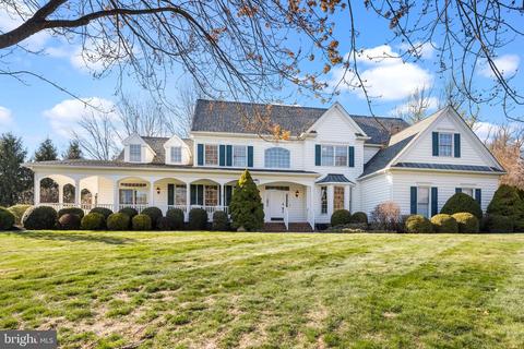 128 Strawberry Ln, Ivyland, PA 18974