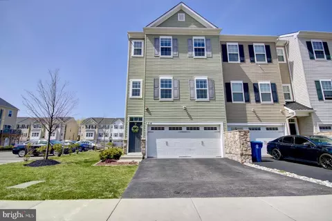 154 Mercer Ct, Fairless Hills, PA 19030