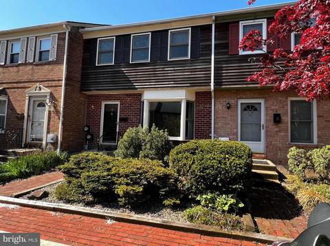 18 Gatehouse Ln, Doylestown, PA 18901
