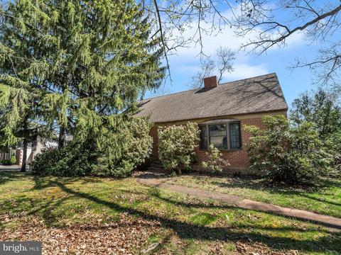 60 Hellberg Ave, Chalfont, PA 18914