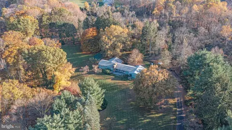1077 Taylorsville Rd, Washington Crossing, PA 18977