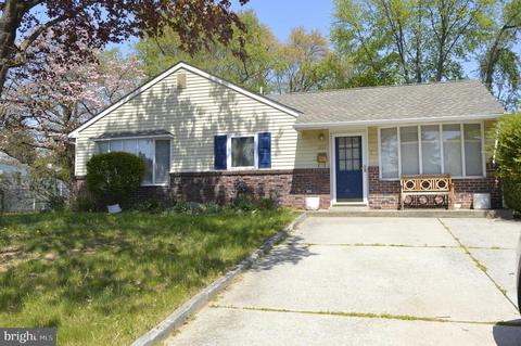 811 Auburn Rd, Fairless Hills, PA 19030
