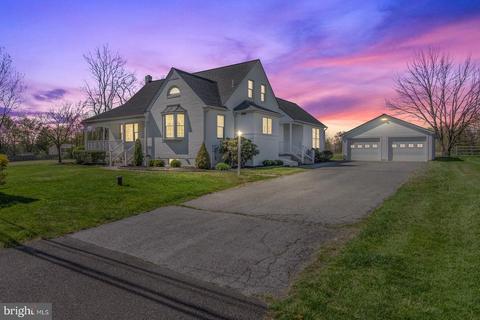 523 W Cherry Rd, Quakertown, PA 18951