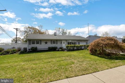 816 Auburn Rd, Fairless Hills, PA 19030
