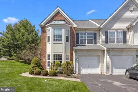 206 Countryside Ct, Warwick, PA 18974