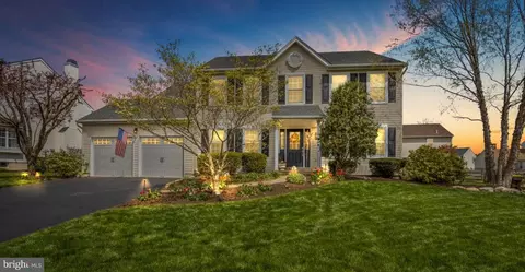207 Snapdragon St, Warrington, PA 18976