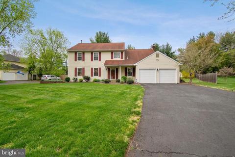 502 Heritage Oak Dr, Yardley, PA 19067