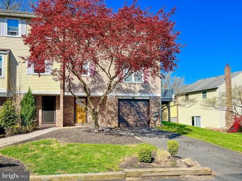 94 Woodbridge Ct S, Langhorne, PA 19053