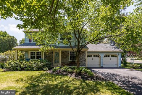 405 Wyckford Dr, Sellersville, PA 18960