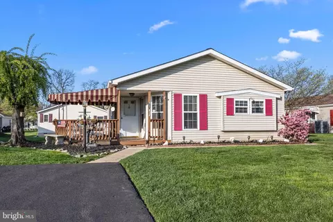 187 Hummingbird Ct S, New Hope, PA 18938