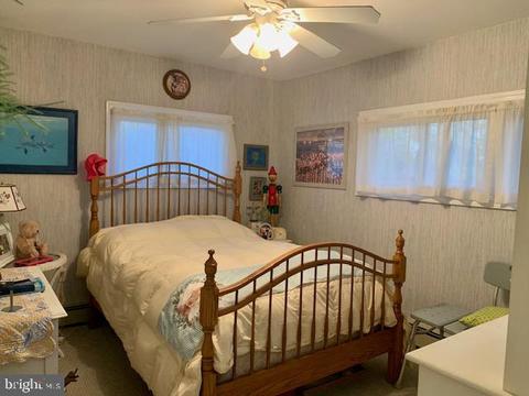 101 Farmbrook Dr, Levittown, PA 19055 photo 18