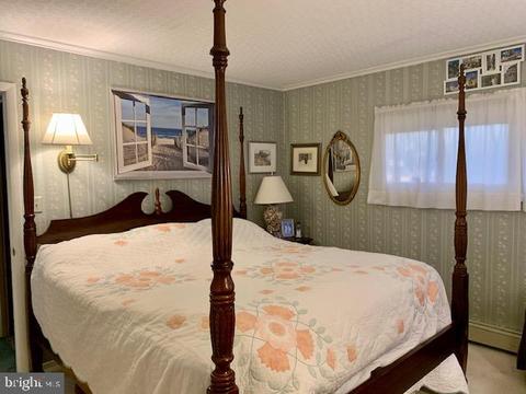 101 Farmbrook Dr, Levittown, PA 19055 photo 21