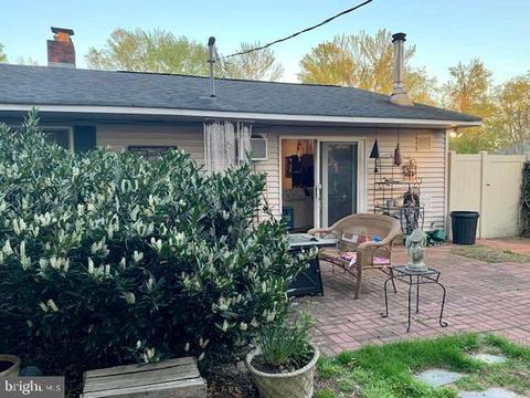 101 Farmbrook Dr, Levittown, PA 19055 photo 27