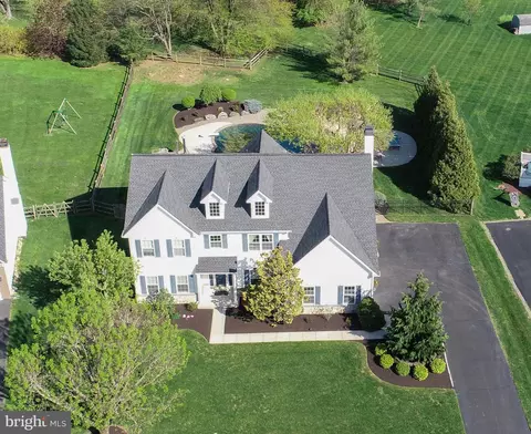 3168 Fox Dr, Chalfont, PA 18914
