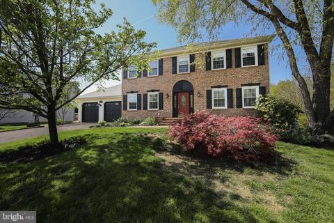 7 Sunflower Ct, Newtown, PA 18940
