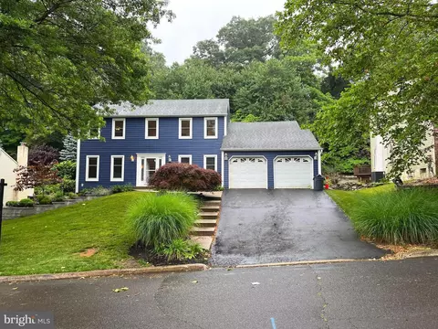 629 Sweetwater Dr, Feasterville Trevose, PA 19053