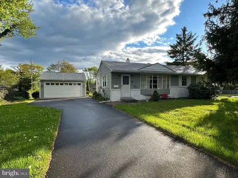 612 Leopard Ln, Warminster, PA 18974