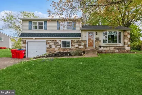 795 Garden Rd, Warminster, PA 18974