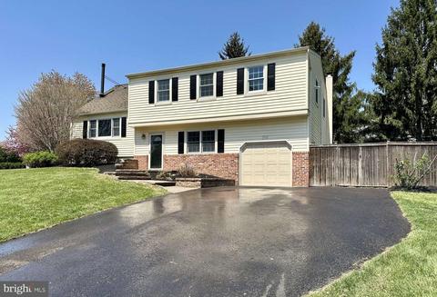 1262 Horseshoe Rd, Warrington, PA 18976