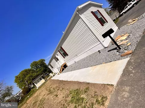 118 Adams Dr, Fairless Hills, PA 19030