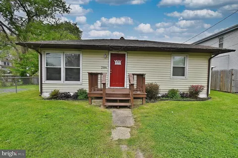 206 Cedar Ave, Croydon, PA 19021