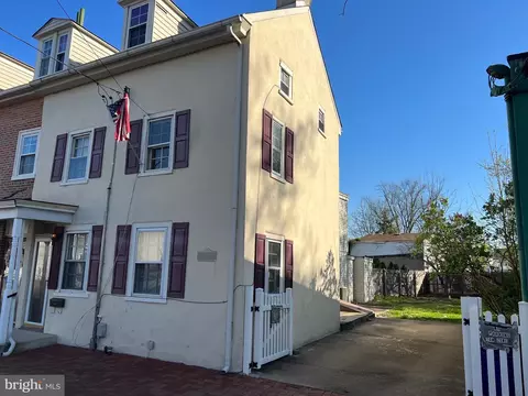 213 Market St, Bristol, PA 19007