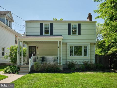 425 N Pennsylvania Ave, Morrisville, PA 19067
