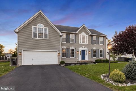 1136 Presidential Dr, Quakertown, PA 18951