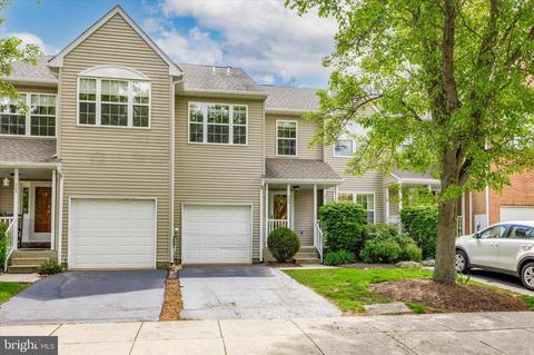 204 Victoria Ct, Doylestown, PA 18901