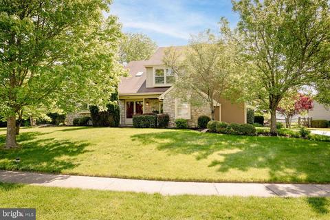 46 Snapdragon Dr, Newtown, PA 18940