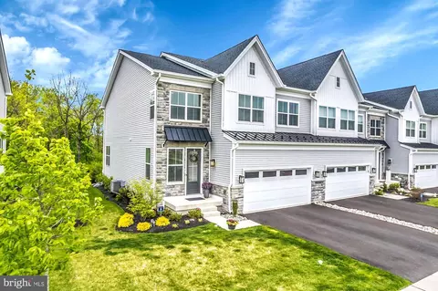 3226 Wier Dr W, Warrington, PA 18976