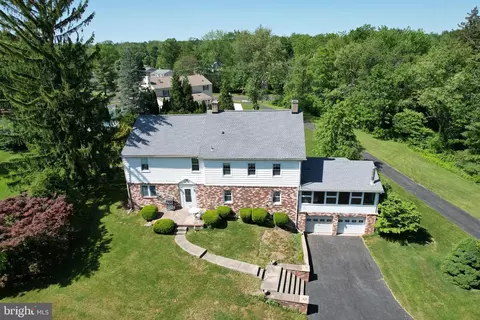1808 Palomino Dr, Warrington, PA 18976