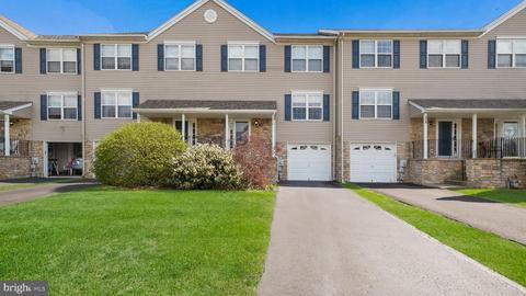 376 Cedar Waxwing Dr, Warrington, PA 18976