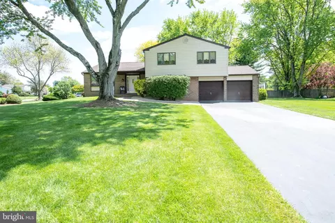 67 Ann Dr, Richboro, PA 18954