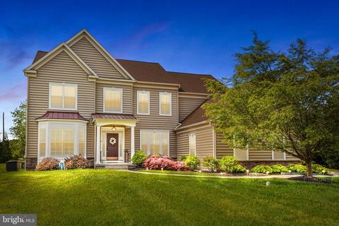11 Cloverlee Ln, Newtown, PA 18940