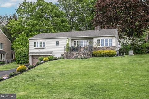 71 Golf View Rd, Doylestown, PA 18901