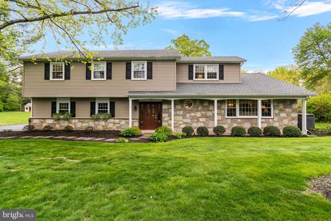 126 Glen Dr, Doylestown, PA 18901