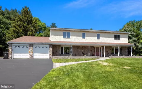 15 Adele Dr, Richboro, PA 18954