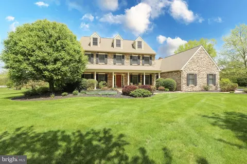 103 Brinkley Dr, Sellersville, PA 18960