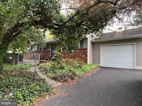 207 Three Mile Run Rd, Sellersville, PA 18960