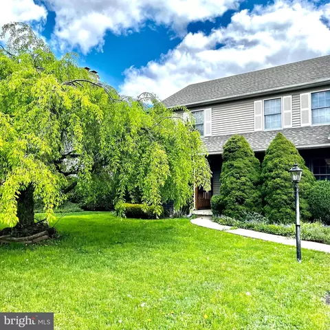 43 Winchester Dr, Quakertown, PA 18951